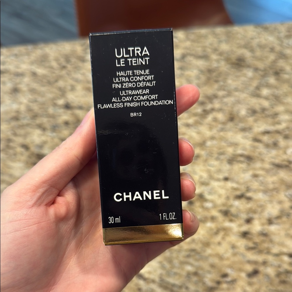 CHANEL Ultra Le Teint in Black and Gold